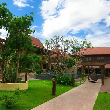 Huean Kham Hom Resort